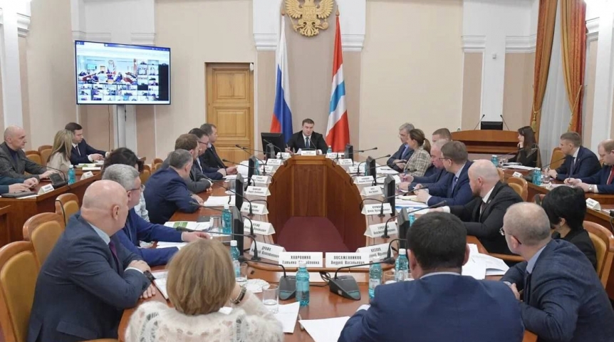 Власть Хоценко поручил организовать в Омской области круглосуточное дежурство служб на праздники