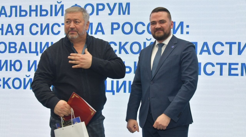 Бывший председатель омского облизбиркома Нестеренко вышел в свет после отставки Бывший председатель омского облизбиркома Нестеренко вышел в свет после отставки