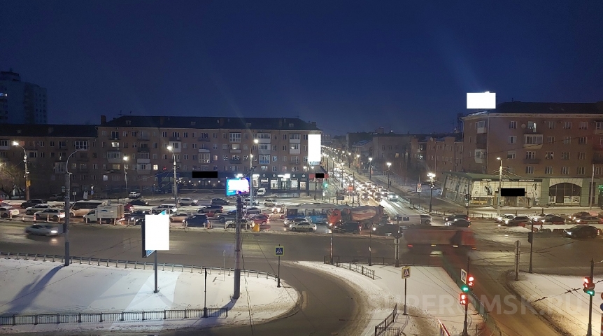 Омск с утра встал в 9-балльные пробки