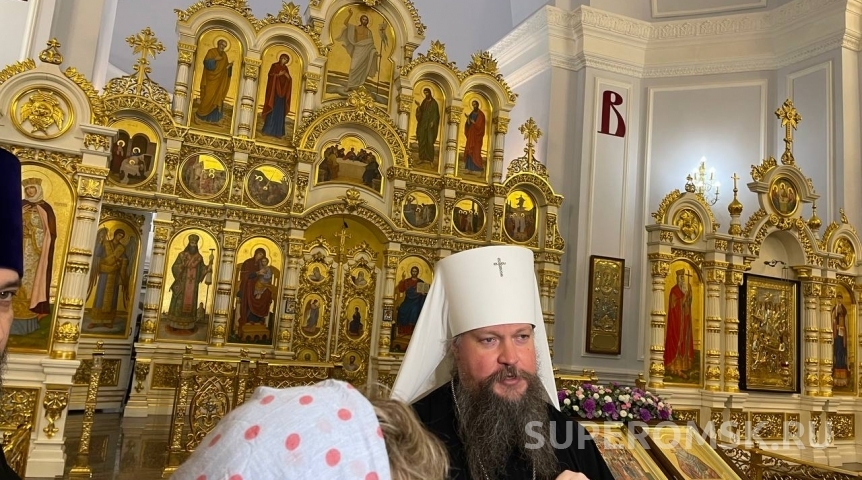 Митрополит Дионисий проведет рождественское богослужение в храме на Левом берегу Митрополит Дионисий проведет рождественское богослужение в храме на Левом берегу