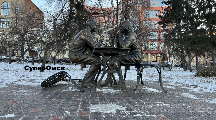 Происшествия в Омске Омская скульптура «Встреча» вновь подверглась атаке вандалов