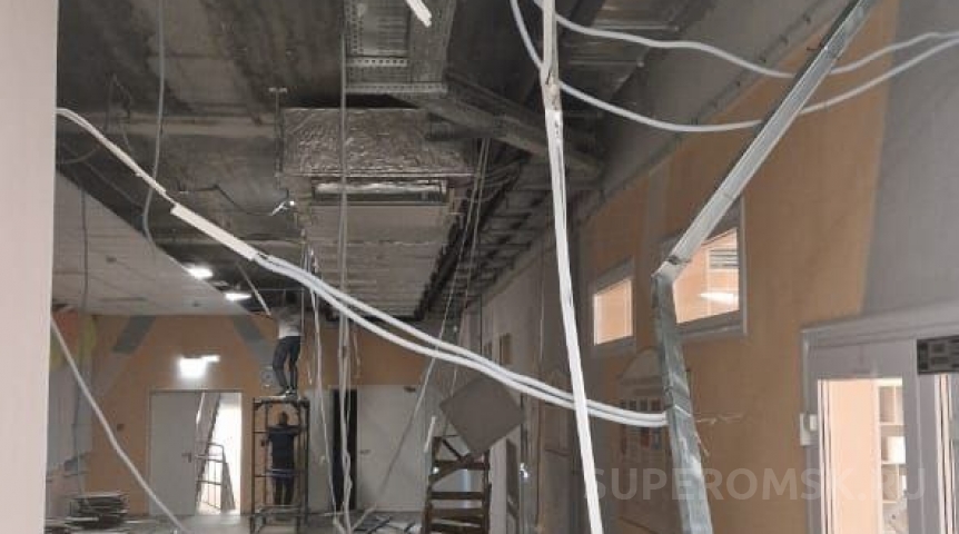 Новости образования Власти назвали условия для открытия омской школы с обрушившимся потолком