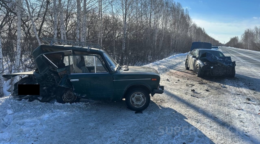 В жестком столкновении ВАЗа-2106 и «Хонды» под Омском погиб водитель В жестком столкновении ВАЗа-2106 и «Хонды» под Омском погиб водитель