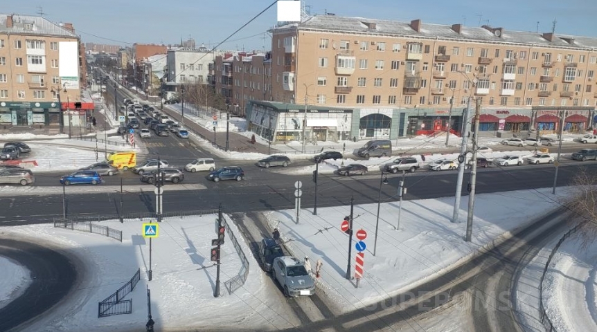ДТП у Ленинградского моста в Омске заблокировало проезд по одной из дорог ДТП у Ленинградского моста в Омске заблокировало проезд по одной из дорог