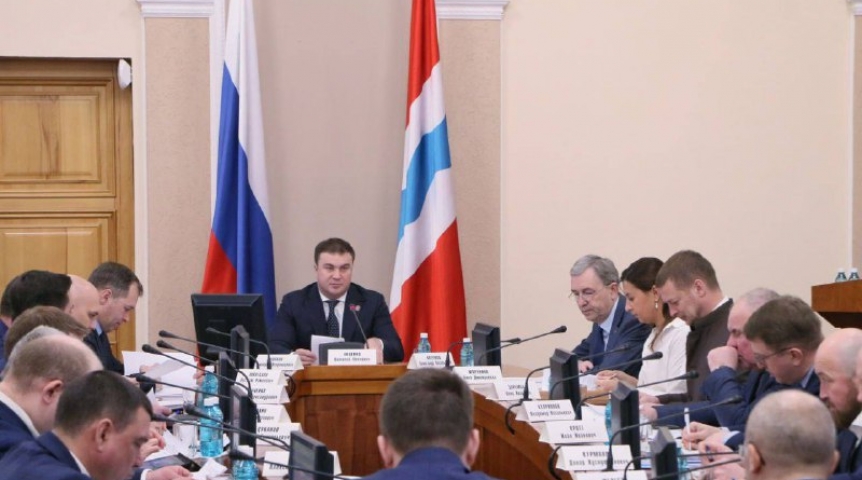 Власть Хоценко поручил создать банк омских вакансий для участников спецоперации