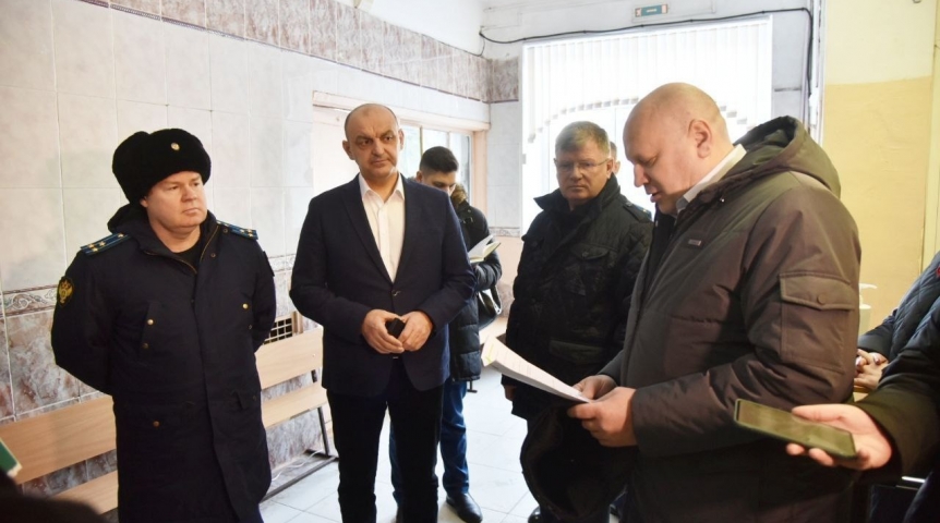 Новости образования Председатель Омского горсовета отметил важность координации всех участников стартующего капремонта омских школ