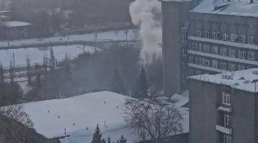 Происшествия в Омске В Омске горит старинный особняк