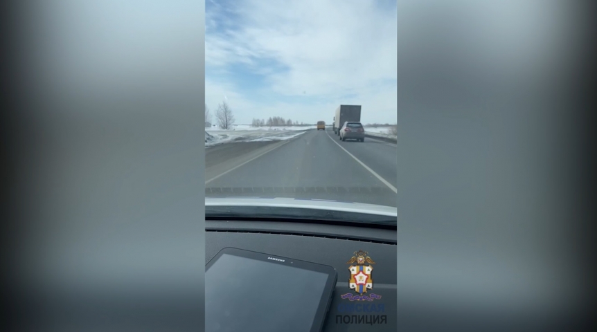 Автоновости На омской трассе автобус со школьниками остановили за опасное нарушение
