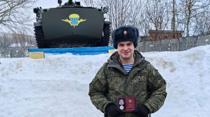 Водитель троллейбуса из Омска награжден медалью «За отвагу» на СВО Водитель троллейбуса из Омска награжден медалью «За отвагу» на СВО