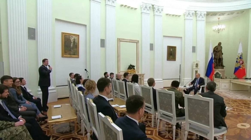 Власть Путин поддержал предложение Хоценко о строительстве флагманской школы в Омске