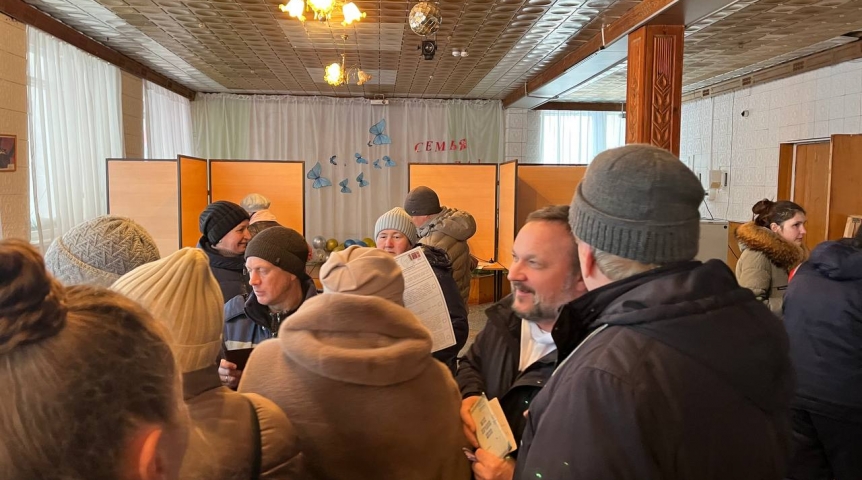 Глава Омского района Геннадий Долматов принял участие в выборах президента