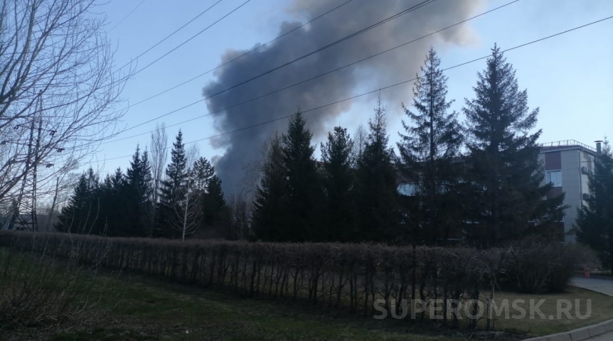 Происшествия в Омске В промзоне Омска произошел пожар со взрывами