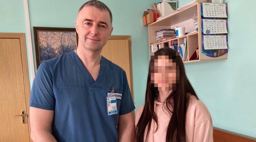 Здоровье Травматологи спасли от инвалидной коляски юную омичку после ДТП