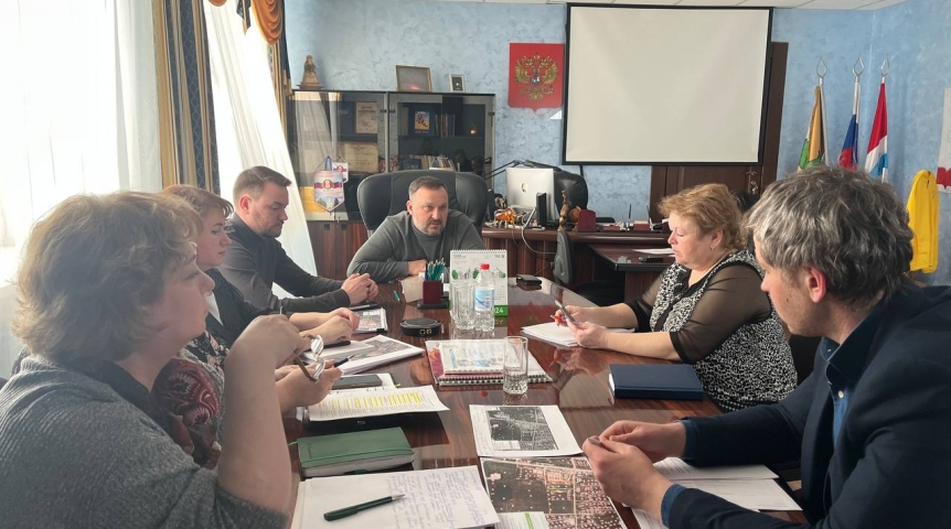 Власть Глава Омского района Долматов провел совещание по проблеме подъездов к ФАПам