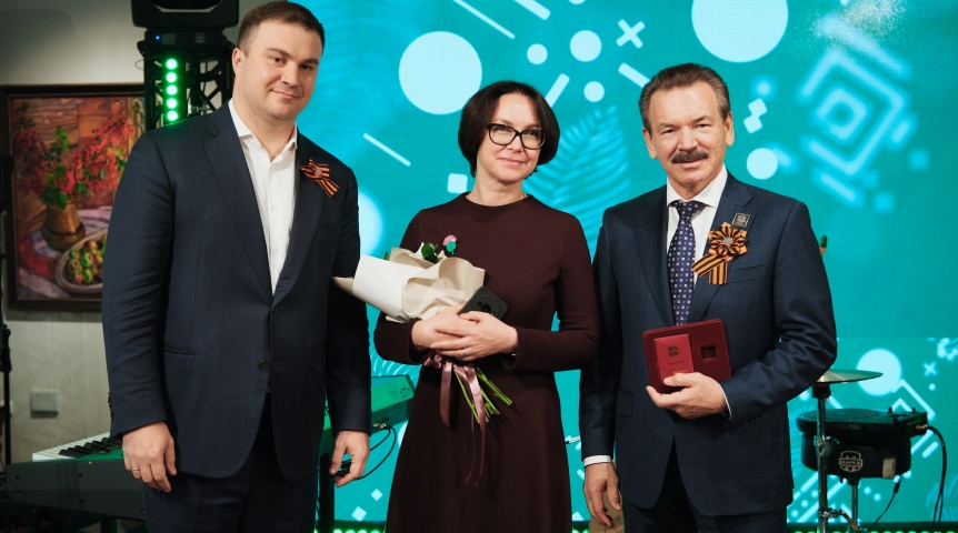Власть Главу ГК «Титан» наградили за вклад в социальное развитие Омской области
