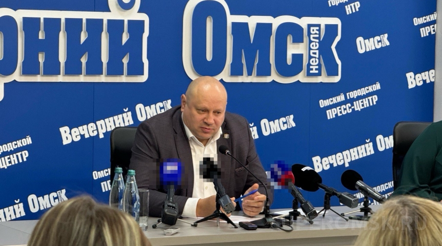 Мэр Омска Сергей Шелест рассказал о ремонте дорог и строительстве новых ливневок Мэр Омска Сергей Шелест рассказал о ремонте дорог и строительстве новых ливневок
