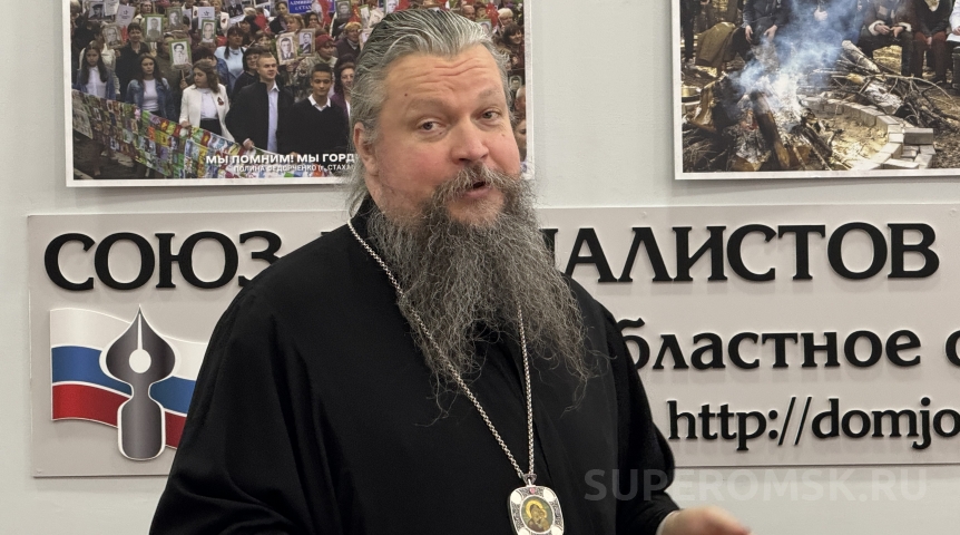 Общество Омский митрополит Дионисий будет освящать куличи и яйца к Пасхе в Успенском соборе