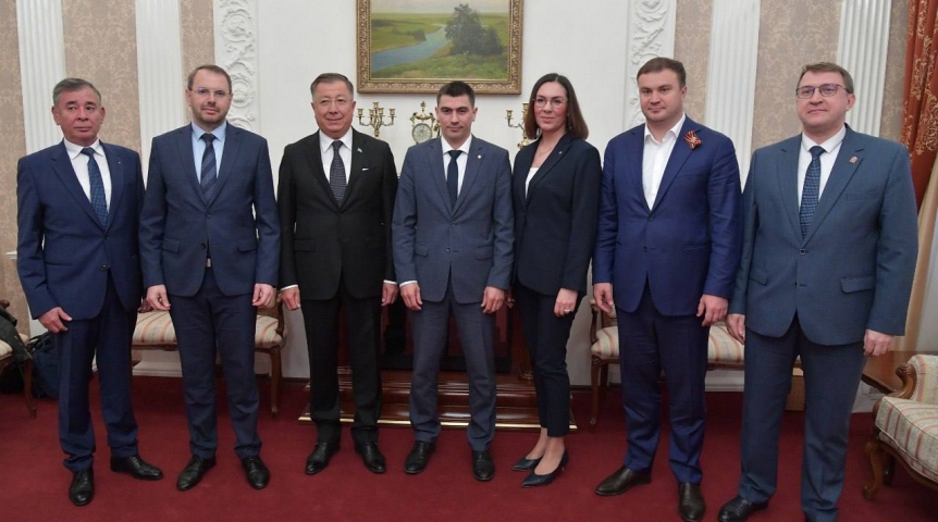В Омске откроют филиал Казахстанского национального университета В Омске откроют филиал Казахстанского национального университета