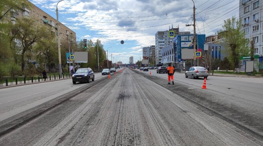 Общество В Омске стартовала масштабная замена асфальта на Красном Пути