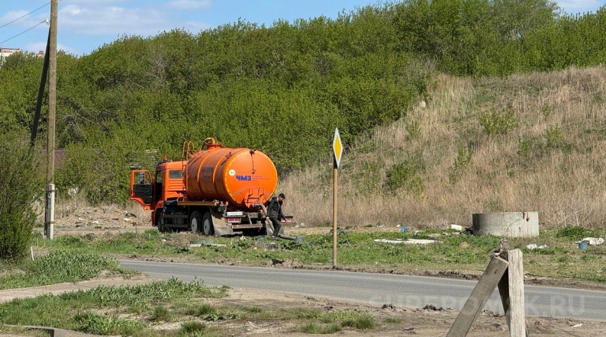 Город У омской высотки с канализацией в гору образовалась новая напасть