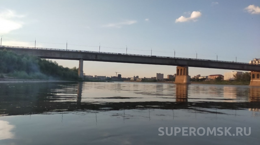 Сегодня в Омске закрывают Ленинградский мост Сегодня в Омске закрывают Ленинградский мост