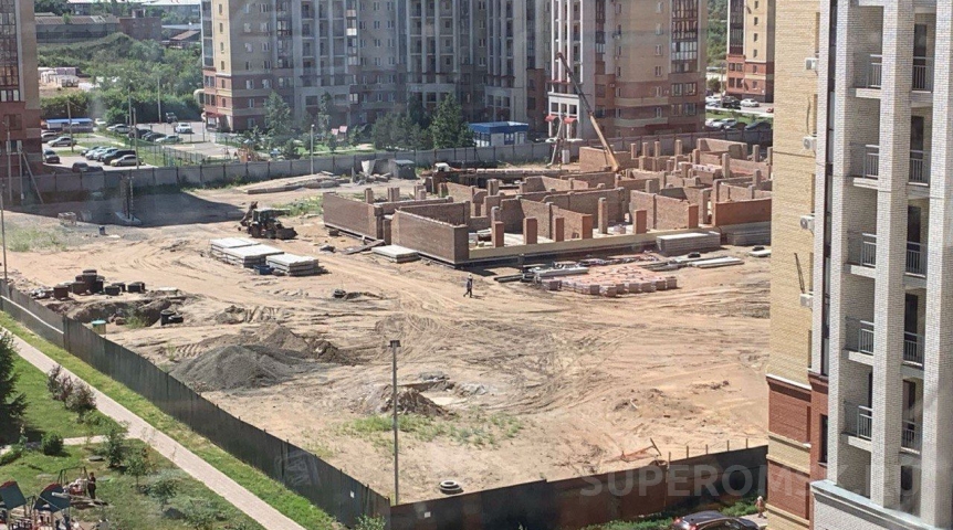 После долгой тишины на стройку школы в «Серебряном берегу» Омска зашла спецтехника После долгой тишины на стройку школы в «Серебряном берегу» Омска зашла спецтехника