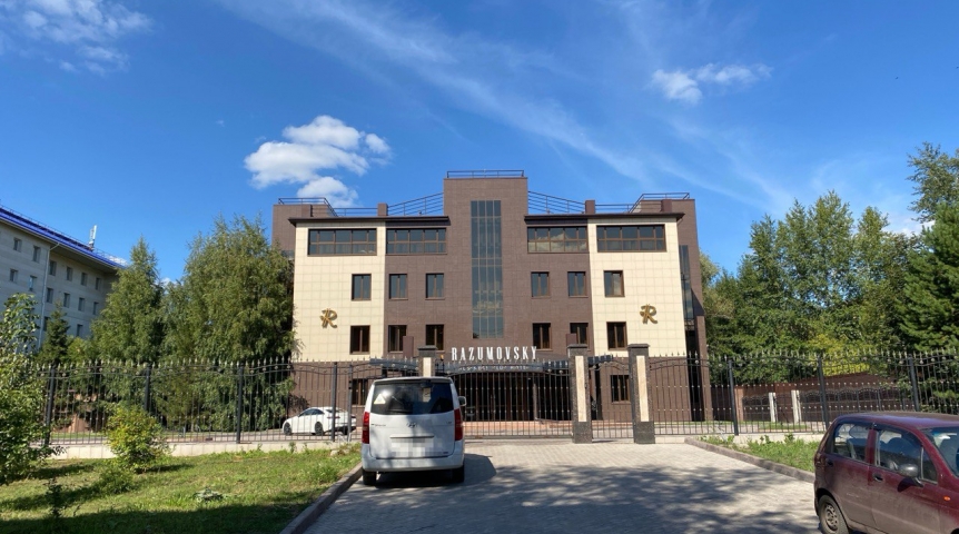 Новости недвижимости В Омске у проспекта Культуры продают четырехэтажную гостиницу с круглосуточным баром