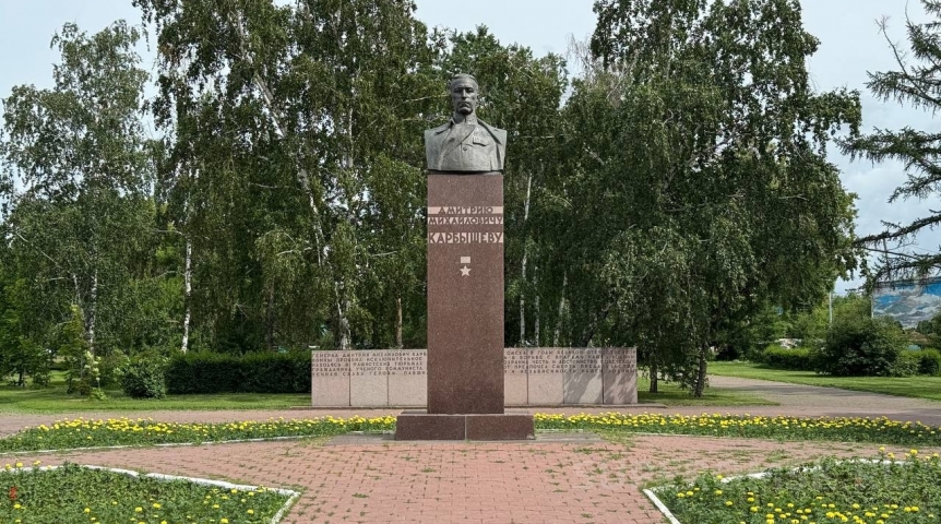 Город Бюсту Карбышева в центре Омска дадут вторую жизнь