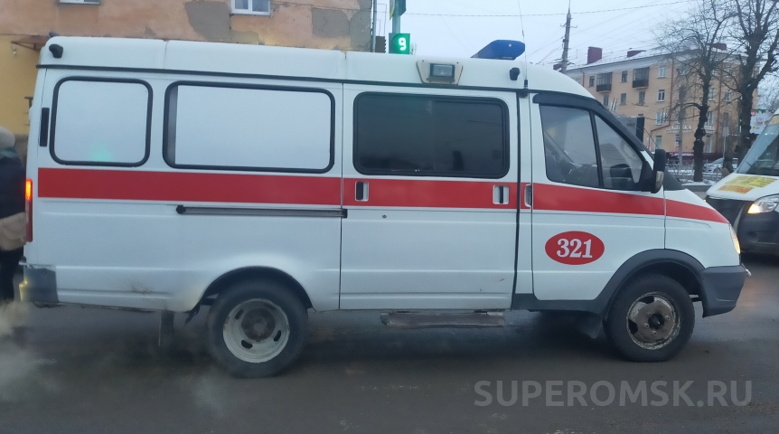 При столкновении двух авто возле заправки пострадала маленькая омичка При столкновении двух авто возле заправки пострадала маленькая омичка