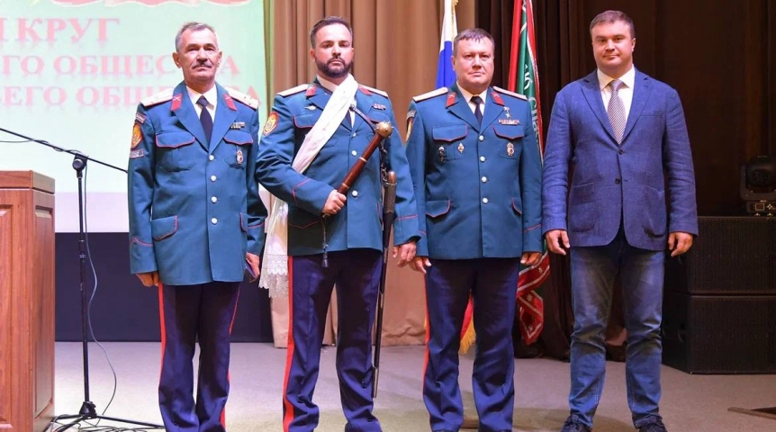 Зампред облправительства Ромахин стал атаманом Омской области Зампред облправительства Ромахин стал атаманом Омской области
