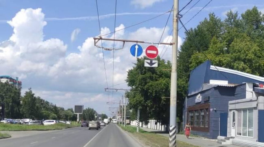 Город Улицу Богдана Хмельницкого в Омске сузили для машин
