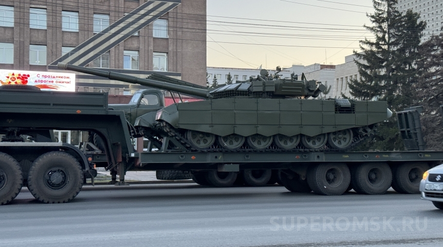 Омский танк на видео поразил опорник врага в зоне СВО Омский танк на видео поразил опорник врага в зоне СВО