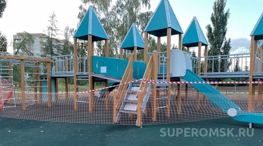 Прокуратура назвала опасные детские площадки в Омске