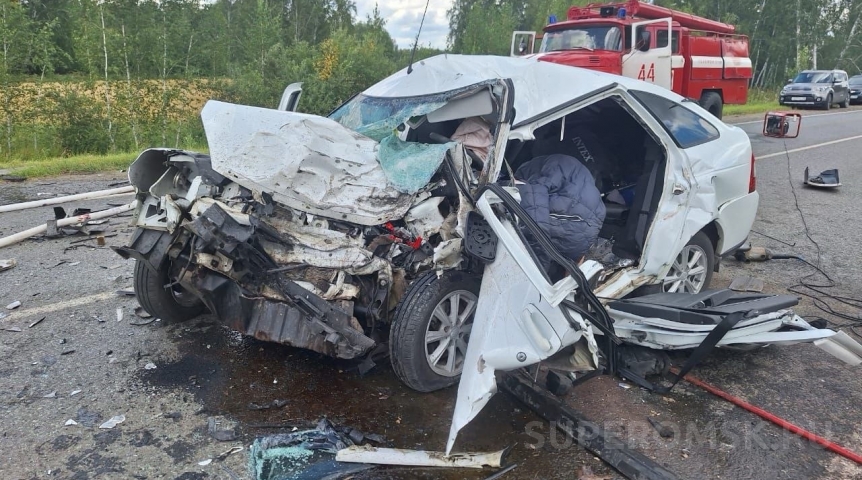 Появились кадры жуткого ДТП на трассе в Омской области Появились кадры жуткого ДТП на трассе в Омской области
