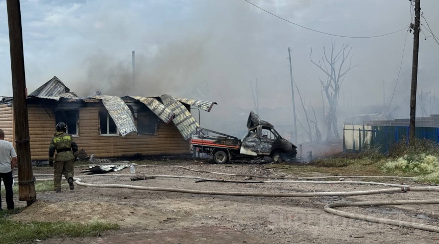 Три дома в Омске после мощного «газового» пожара признали непригодными для жизни Три дома в Омске после мощного «газового» пожара признали непригодными для жизни