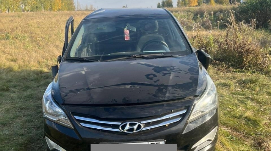 На трассе под Омском полная людей машина опрокинулась в кювет после столкновения с грузовиком На трассе под Омском полная людей машина опрокинулась в кювет после столкновения с грузовиком