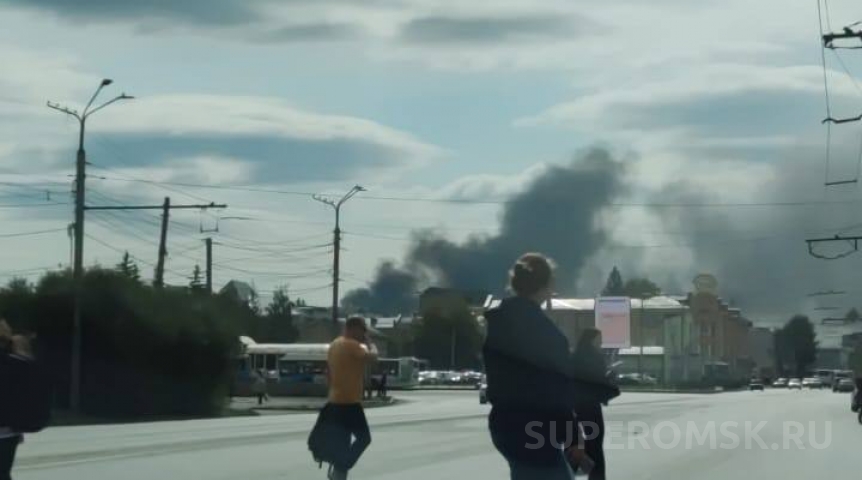 Появились первые подробности мощного пожара с черным дымом на омском заводе Появились первые подробности мощного пожара с черным дымом на омском заводе