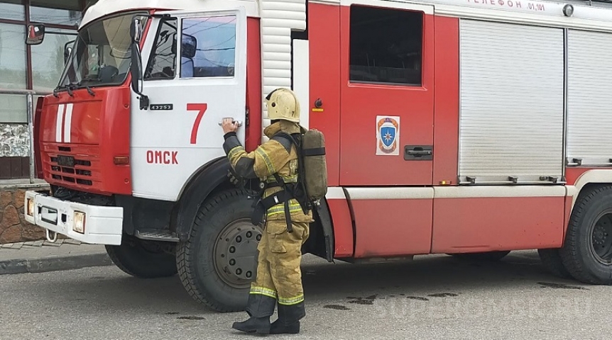 Происшествия в Омске Из горящей многоэтажки в Омске спасены семь человек