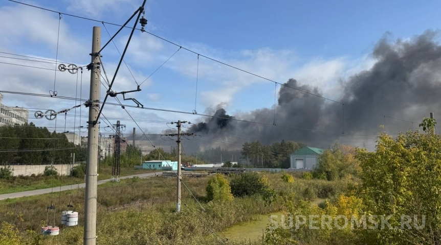 Спустя восемь часов полностью ликвидирован крупный пожар на омском заводе Спустя восемь часов полностью ликвидирован крупный пожар на омском заводе