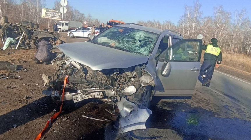 Под Омском произошла жуткая авария с погибшими Под Омском произошла жуткая авария с погибшими