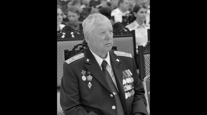 Общество В Омске простились с полковником юстиции Александром Петровым