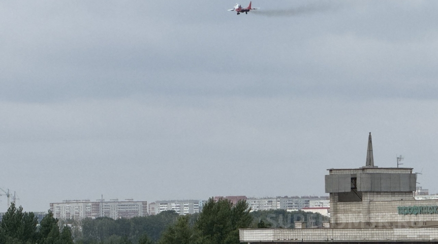 Общество Стало известно, зачем в Омске сел боевой истребитель
