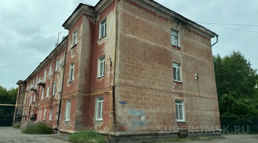 В Омске отправляют на снос дом с провалившимся полом В Омске отправляют на снос дом с провалившимся полом