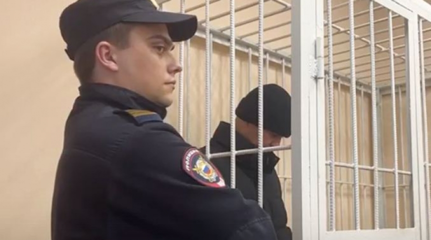 Криминальные новости Следователи показали подозреваемого в убийстве 15-летней школьницы в Омске