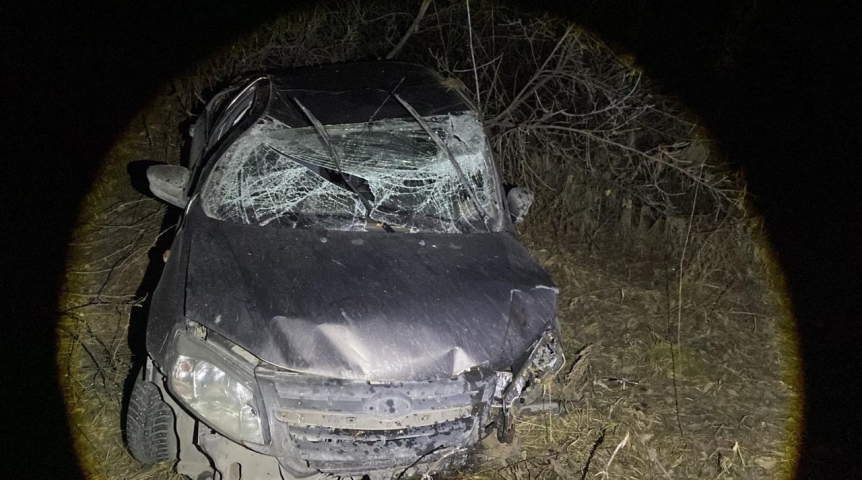 Происшествия в Омске Под Омском «вдребезги» разбилась «Лада» с мужчиной и ребенком