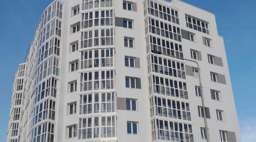 В Омске жителям 31 аварийного дома выдадут ключи от новых квартир В Омске жителям 31 аварийного дома выдадут ключи от новых квартир