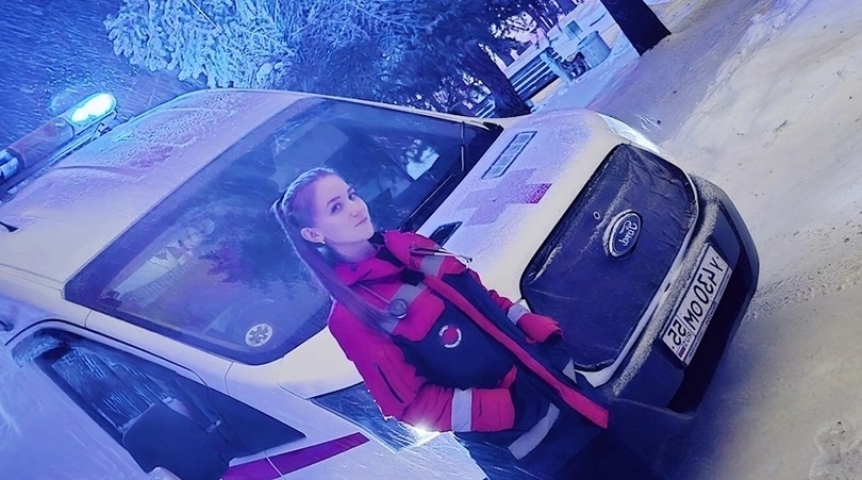 В Омске красавицу-фельдшера наградили за смелость В Омске красавицу-фельдшера наградили за смелость