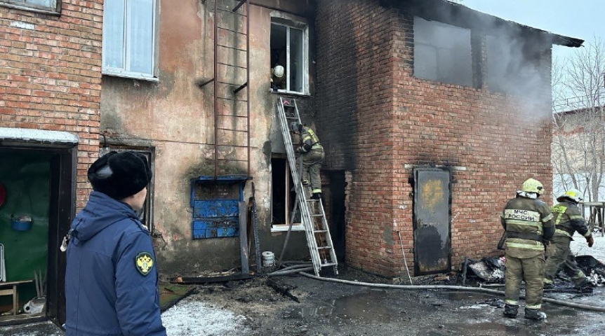 Омичка погибла в горящем многоквартирном доме Омичка погибла в горящем многоквартирном доме
