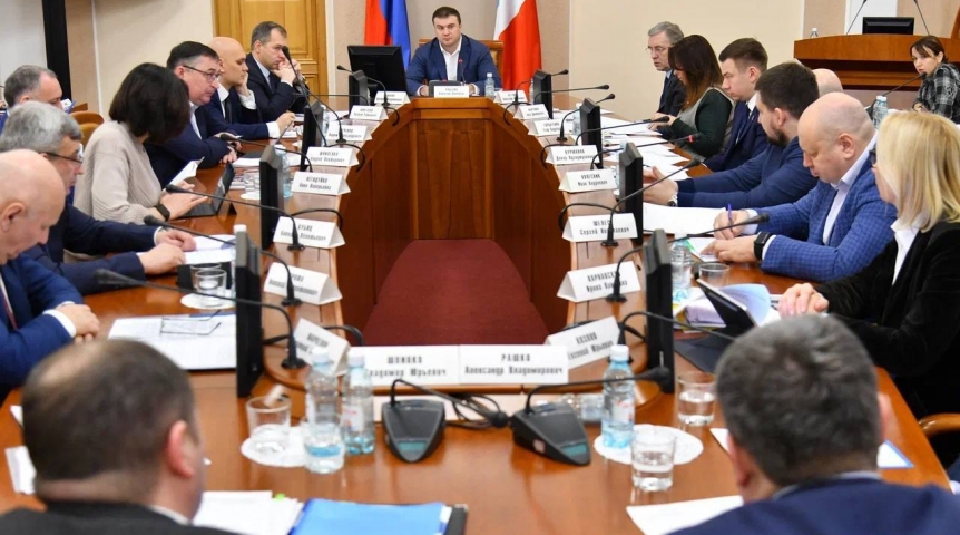 Губернатор Виталий Хоценко сделал поручение по очистке Омска от снега Губернатор Виталий Хоценко сделал поручение по очистке Омска от снега