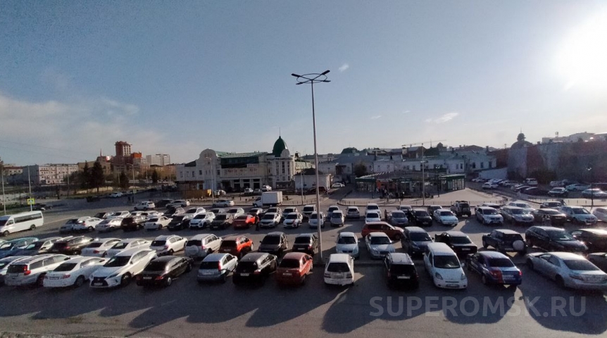 Платные парковки в центре Омска могут появиться уже в 2025 году